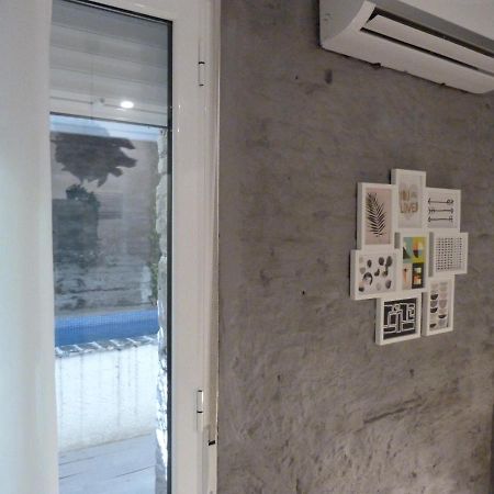 Pequeno Alojamiento Con Mini Piscina - No Climatizada Valencia Eksteriør billede