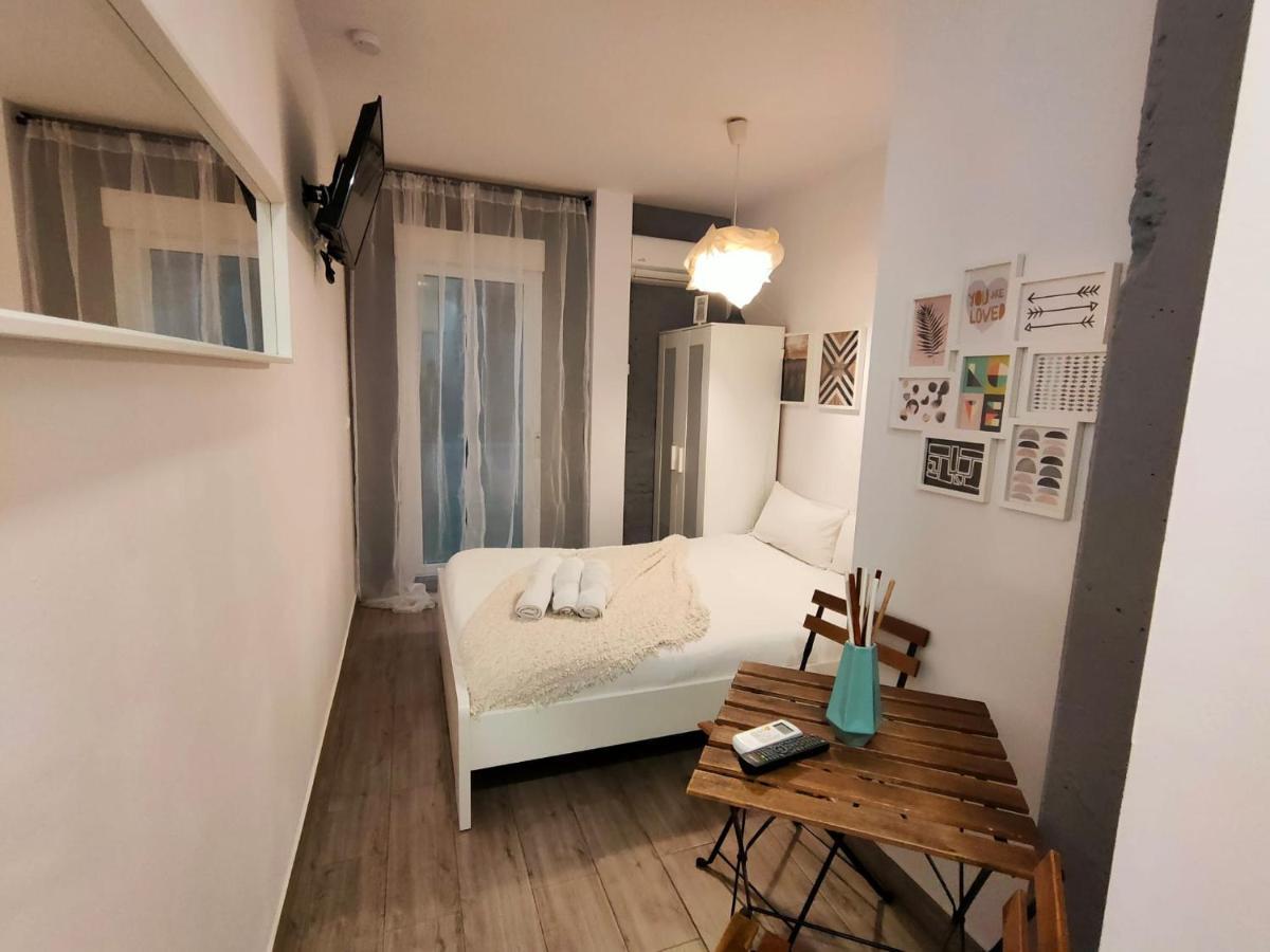 Pequeno Alojamiento Con Mini Piscina - No Climatizada Valencia Eksteriør billede